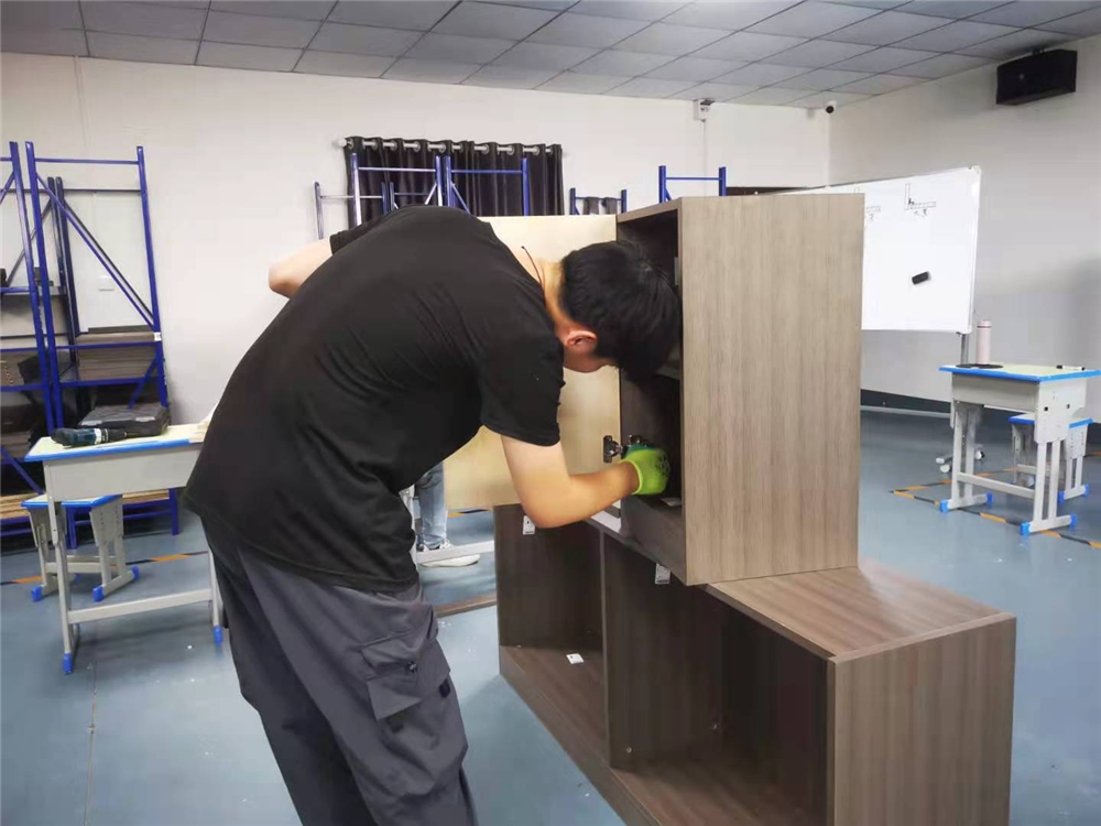 家具安装班 抽屉安装